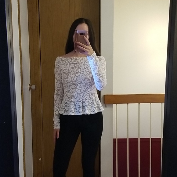 Long Sleeve Peplum White Lace Top - Picture 3 of 3